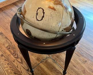 1970 16" Replogle Globe Bombay Platinum Classic 