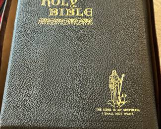 1946 King James Holy Bible The Good Leader Bible 