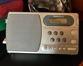 Radio Shack AM/FM Radio Alarm Clock