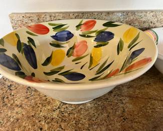 Antica Fornace Serving Bowl with Tulip Pattern