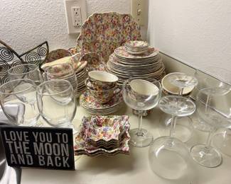 Royal Winton "Grimwades" Dinnerware Set