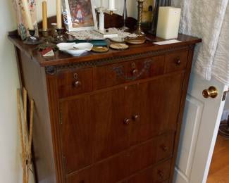 Items Located In The 2nd Bedroom