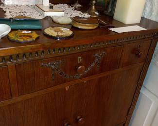 Items Located In The 2nd Bedroom