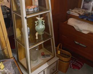 Items Located In The Lower Level