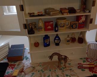 Items Located In The 1st Bedroom Bathroom