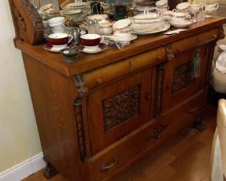 Items Located In The Dining Room