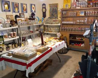 Items Located In The 1st Bedroom ( Vintage Beer Room)