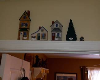 Items Located In The Central Hallway