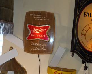 Items Located In The 1st Bedroom ( Vintage Beer Room)