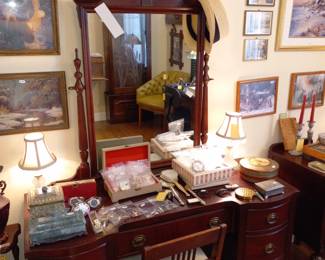 Items Located In The 2nd Bedroom