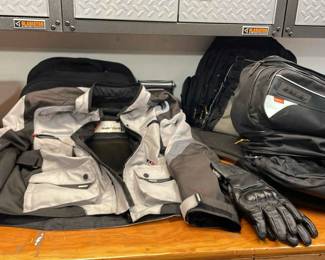 Sedici ADV Series XL Motorcycle Jacket With Targus Bags And Gloves