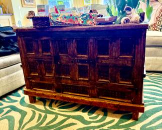 Trunk/table, animal print rug