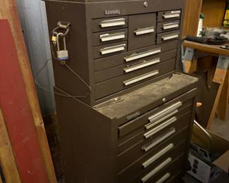 . . . what a find! A Kennedy tool chest!!