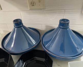 Tagine (clay pots to keep food warm)