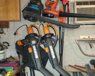 Leaf blowers 