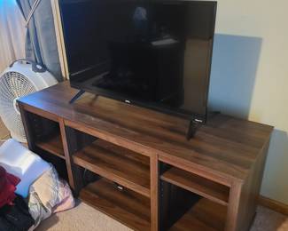 Entertainment center/TV stand