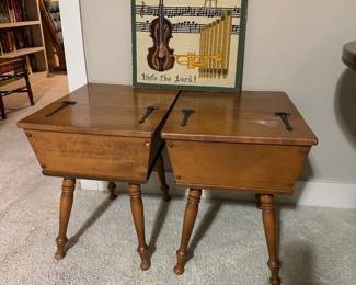Ethan Allen Colonial Baumritter Dough Box: end, sewing, or side table (2)