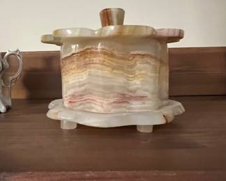 Onyx trinket holder