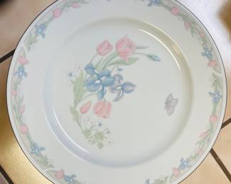 Beautiful Set of Illusions by Excel 
   Center Stage 
(10pc)