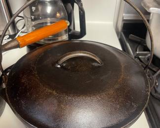 Vintage #8 Cast Iron Dutch Oven
   Made in USA