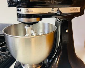 Kitchen-Aid Classic Mixer 