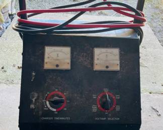 Centech Heavy Duty Battery Charger 
    6/12 Volt 