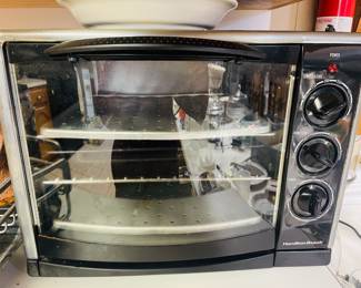 Hamilton Beach Convection Oven with (3) Shelves