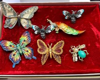 7 Costume Pins3 With Flaws