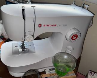 Singer M1250 Sewing machine