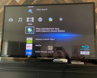 60 INCH FLATSCREEN TV