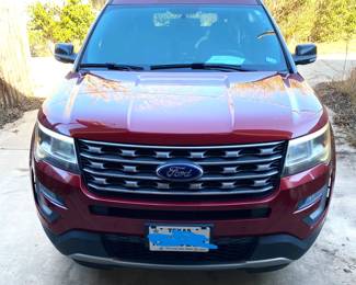 MOM'S GORGEOUS 2017 FORD EXPLORER XLT FWD 2.3 LITER ECOBOOST LOADED SEE FACTORY STICKERS POSTED.