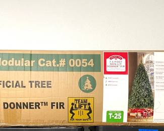 NEW UNOPENED 7.5 FT CHRISTMAS TREE