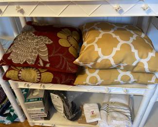 decor pillow, lots of linens