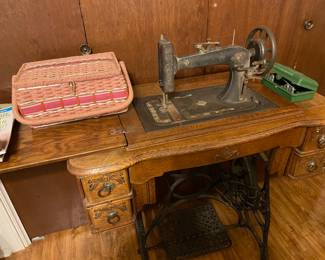 another vintage sewing machine