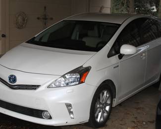 2013 Toyota Prius Hybrid V 5 door wagon with 102K miles