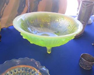 Vintage Tiffin US Uranium Vaseline Glass 3-Legged Bowl