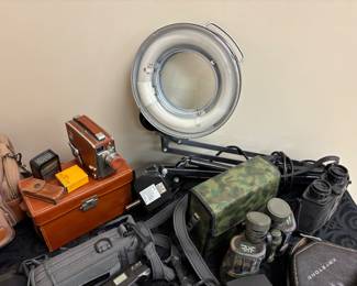 Vintage Cameras & Binoculars 