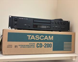 Tascam CD 200