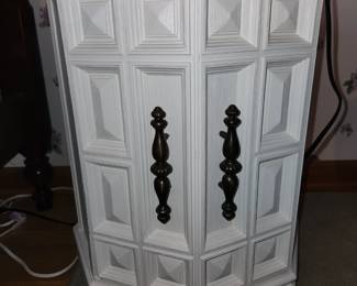 Qty 2 end tables with carved top