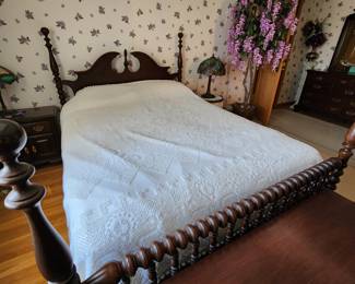 Traditional queen bed