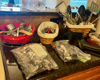 KITCHEN UTENSILS, PAMPERED CHEF