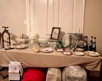 COMFORTERS, BLANKETS, LINENS