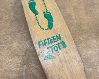VINTAGE FIFTEEN TOES WOOD SKATEBOARD