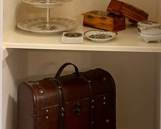 SMALL STORAGE TRUNKS