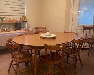 VINTAGE TELL CITY DINING TABLE WITH 8 CHAIRS

