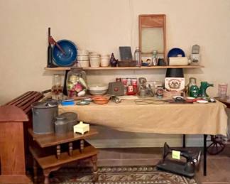 WOOD SADDLE RACK, ACCENT TABLE, ANTIQUE SINGER SEWING MACHINE FOR PARTS