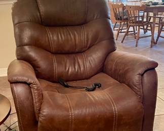 “VIVA LIFT” LIFT CHAIR
