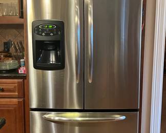 MAYTAG REFRIGERATOR WITH ICE/WATER DISPENSER
