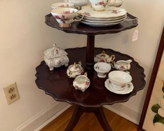 Two-tier pie crust accent table