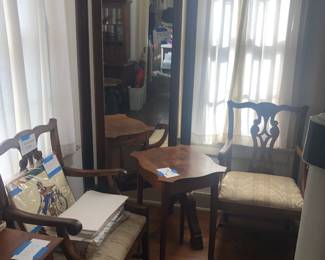 great dressing mirror from Jefferson TX , early stand